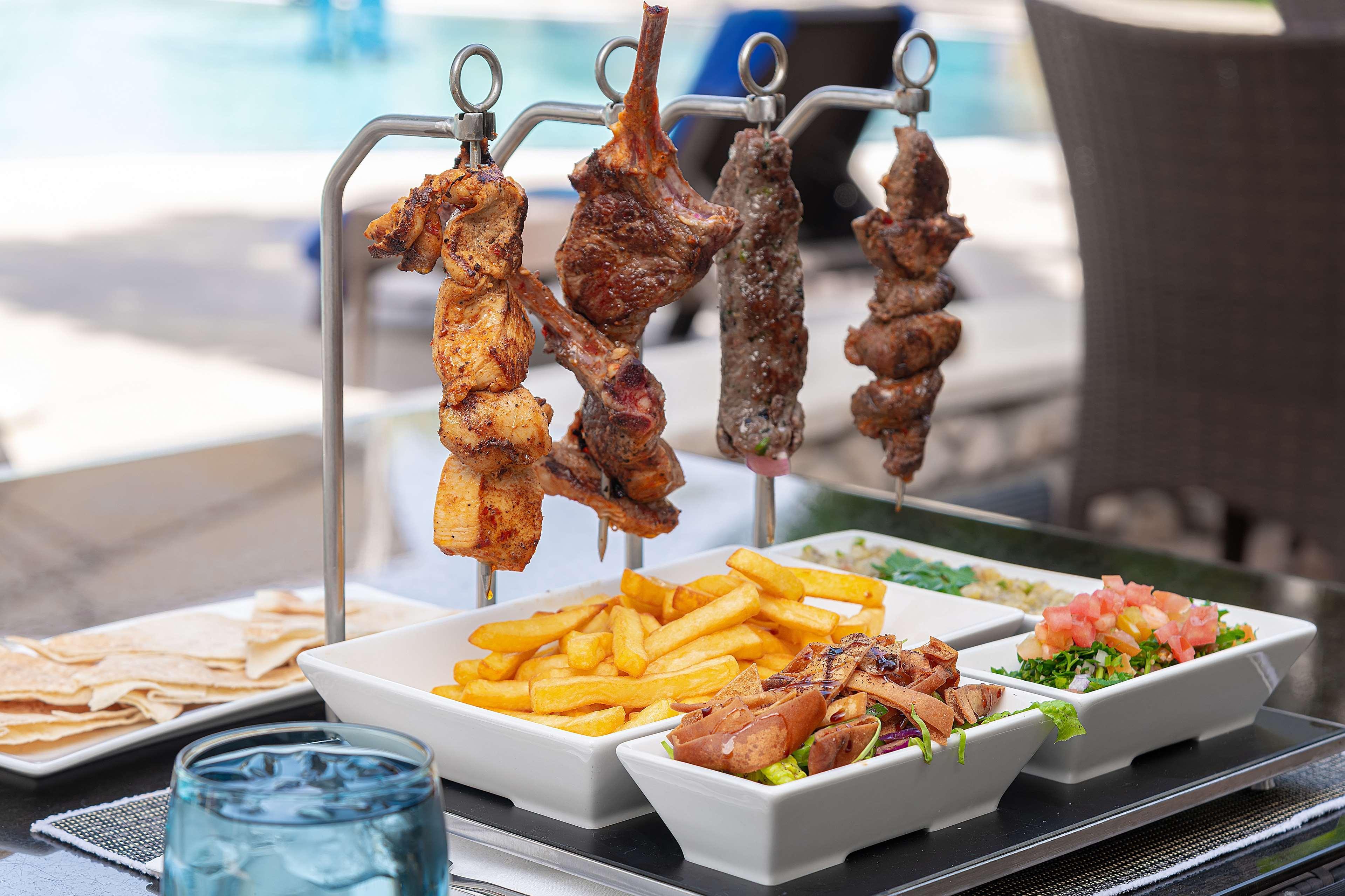 Radisson Blu & Resort, 4* Al Ain
