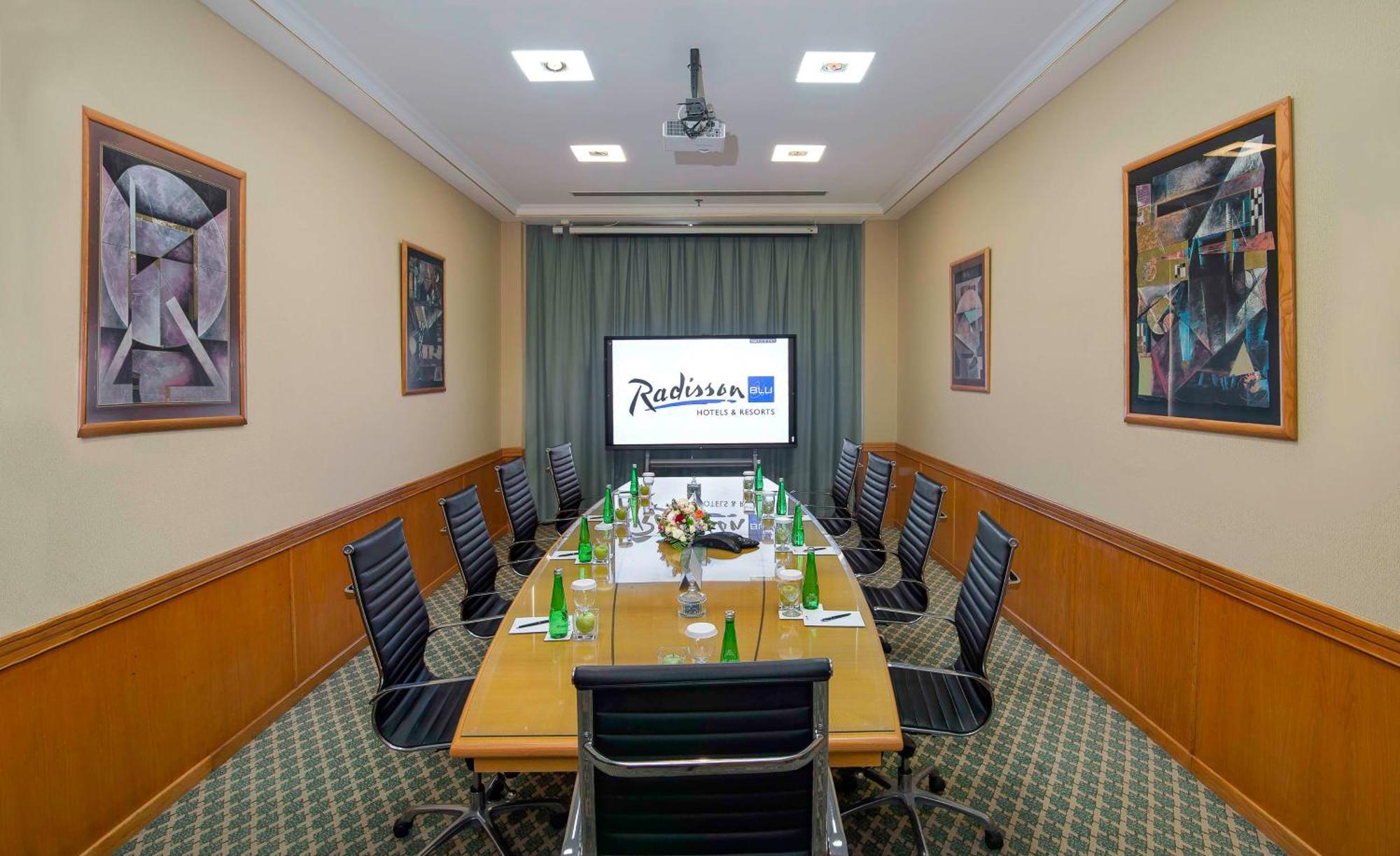 Radisson Blu & Resort, 4* Al Ain